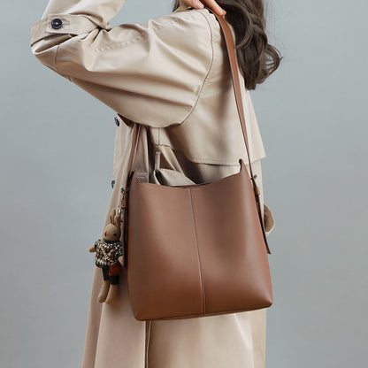 Amelia - Leather Crossbody Bucket Bag