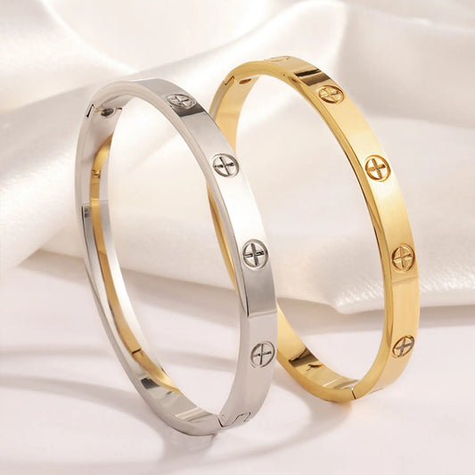 Sophia - Luxury Stainless Steel Bracelet with Cross Pattern