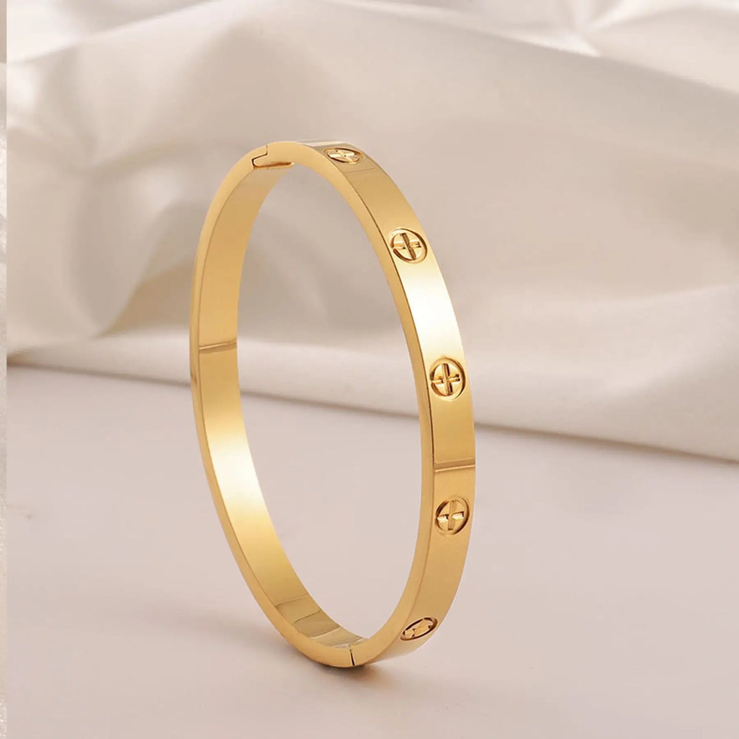 Sophia - Luxury Stainless Steel Bracelet with Cross Pattern